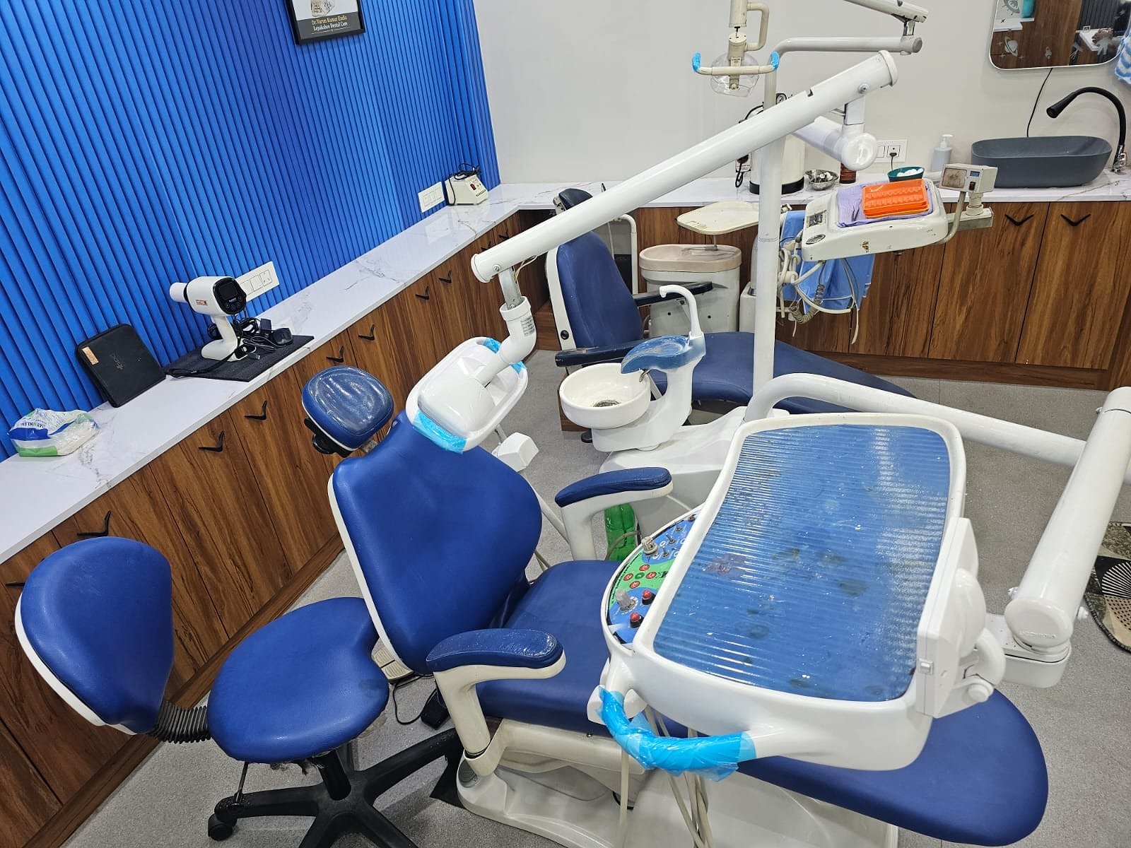Advanced dental chair and treatment equipment